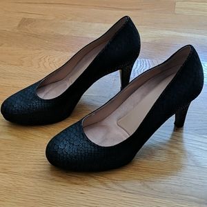 Naturalizer Michelle Black Snake Pumps